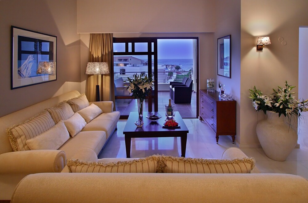 Hotel Lounge