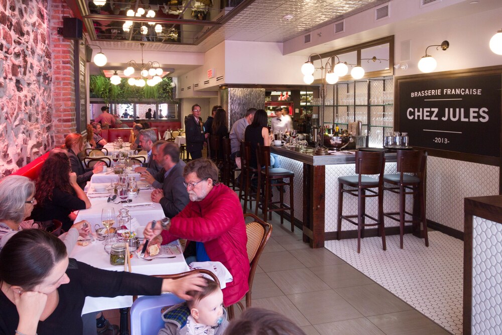 Food Court