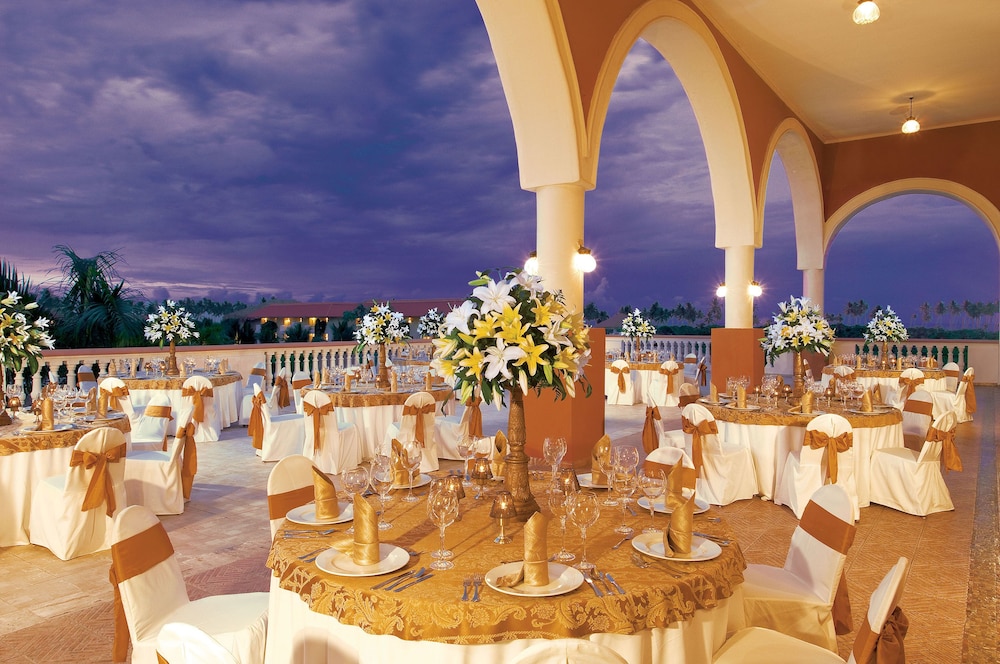 Outdoor Banquet Area