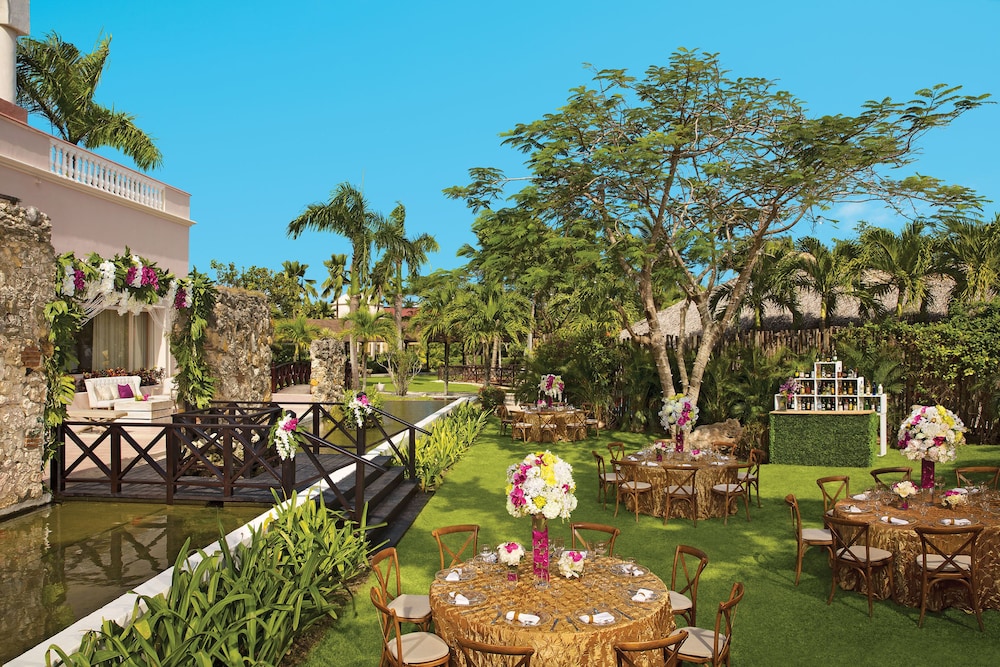 Outdoor banquet area, Dreams Punta Cana Resort & Spa - All Inclusive