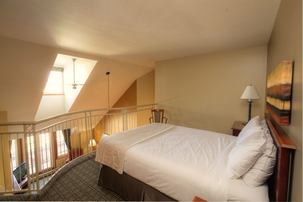One-bedroom + loft - Guestroom