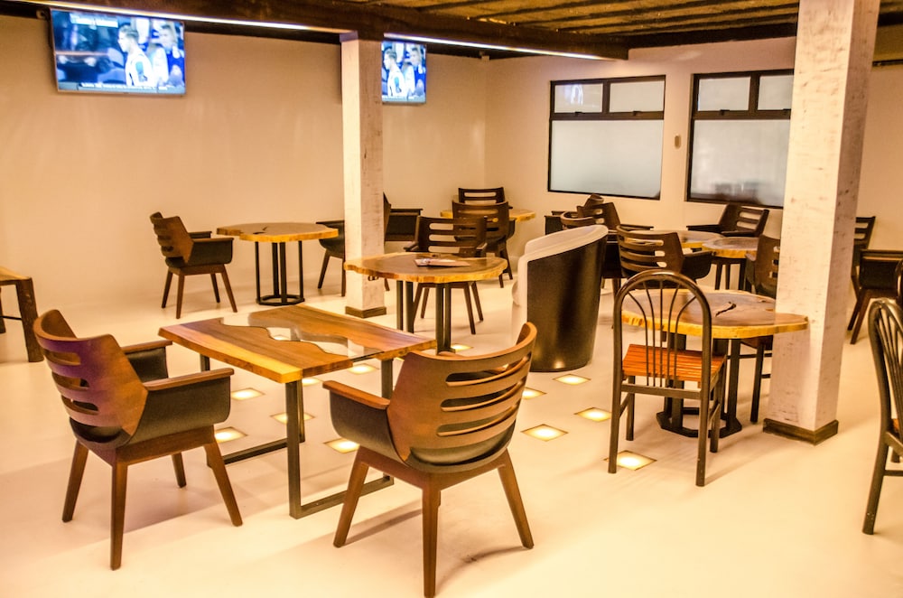 Hotel Bar
