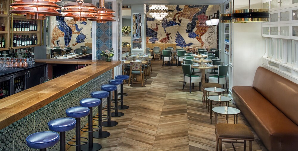 Food Court