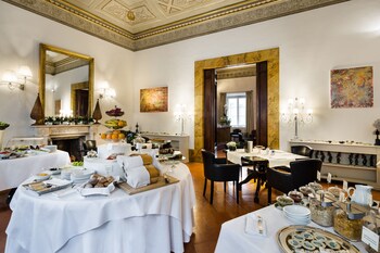 Hotel Lounge