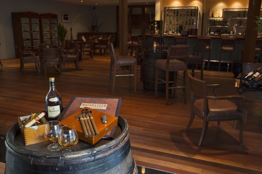 Hotel Lounge
