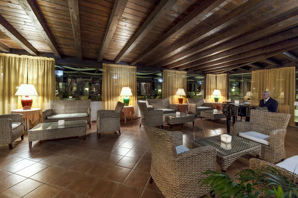 Hotel Lounge