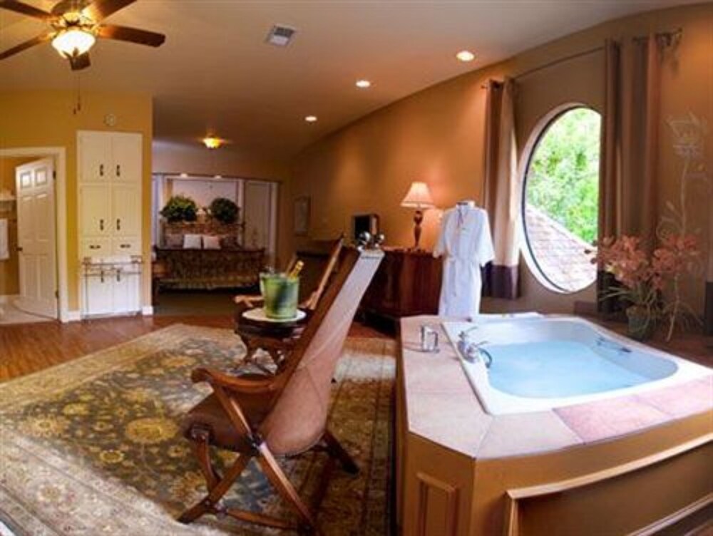 Jetted Tub