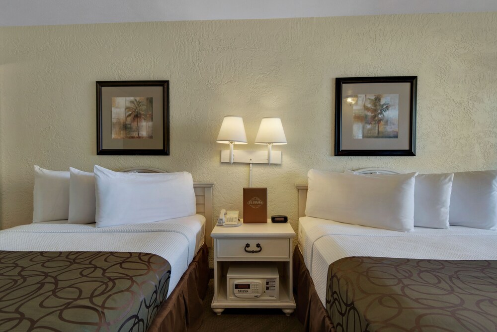 Room, Ramada by Wyndham Panama City Beach / Beachfront