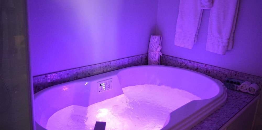 Jetted Tub