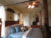 Premium Suite, 1 King Bed, Jetted Tub