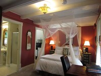 Premium Suite, 1 Queen Bed, Kitchen, Garden Area