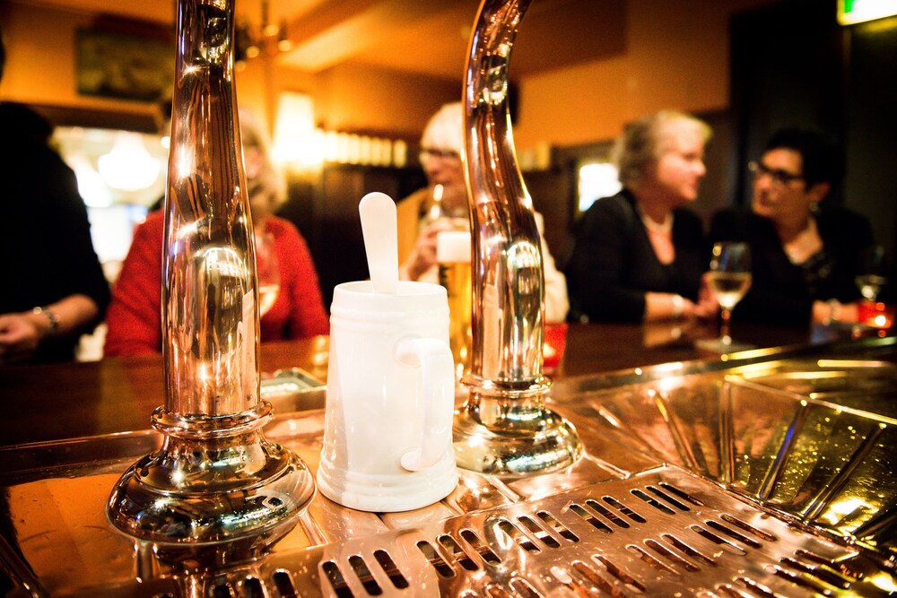Hotel Bar
