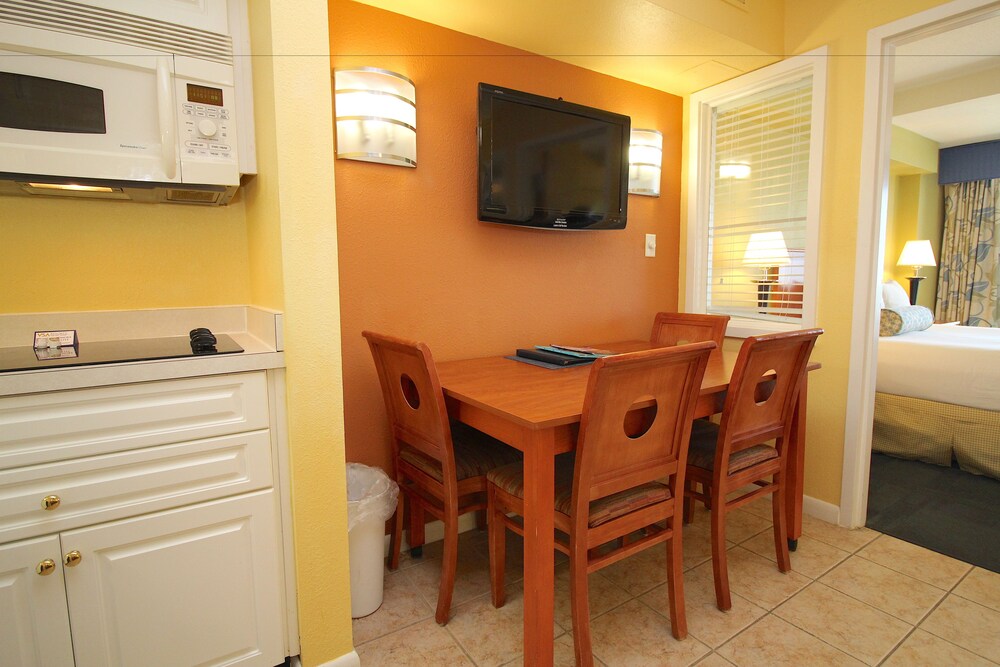 Luxury Suite, 1 Bedroom - In-Room Dining