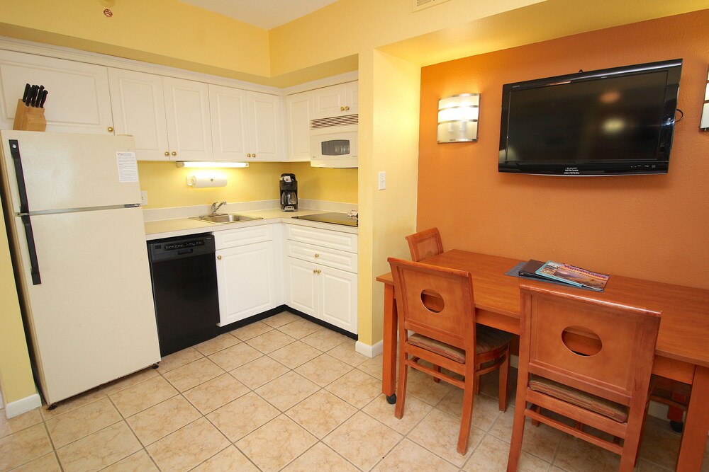 Luxury Suite, 1 Bedroom - In-Room Kitchen