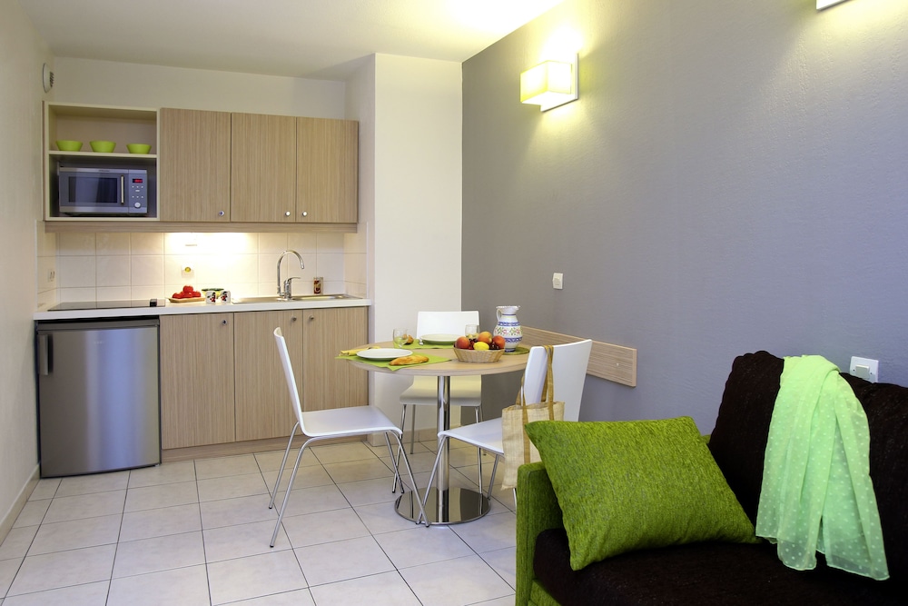 Apartment, 2 Double Beds - Living Area