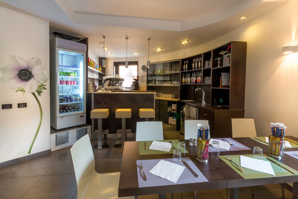 Hotel Bar