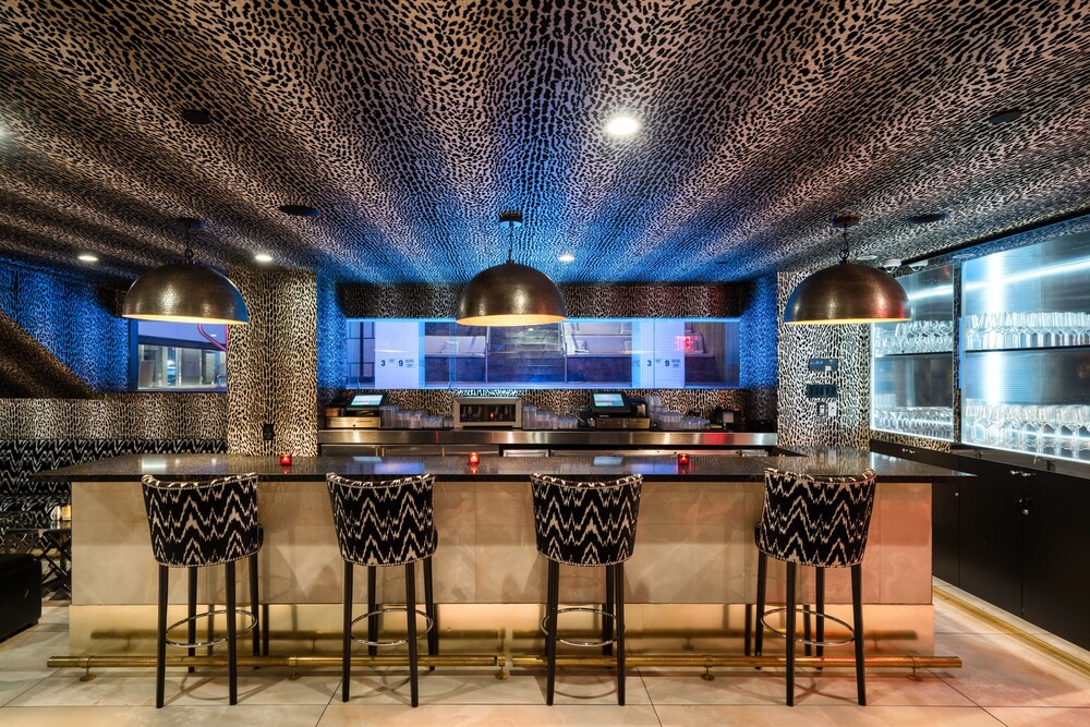 Hotel Bar