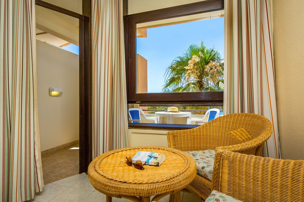Twin Room - Guestroom