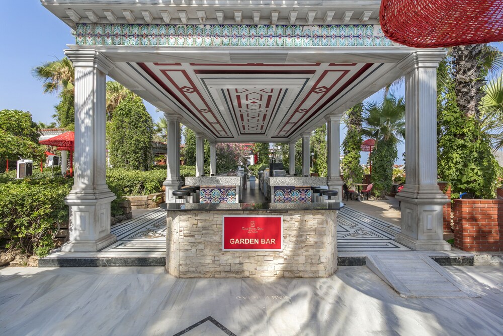 Hotel Bar