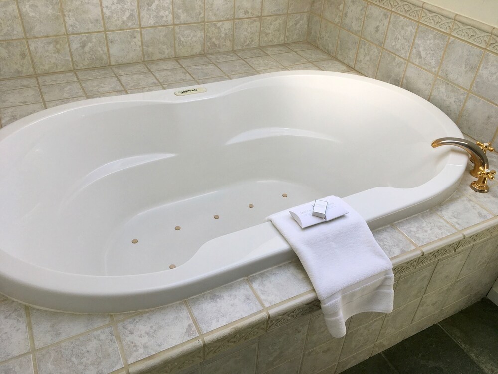 분사식 욕조