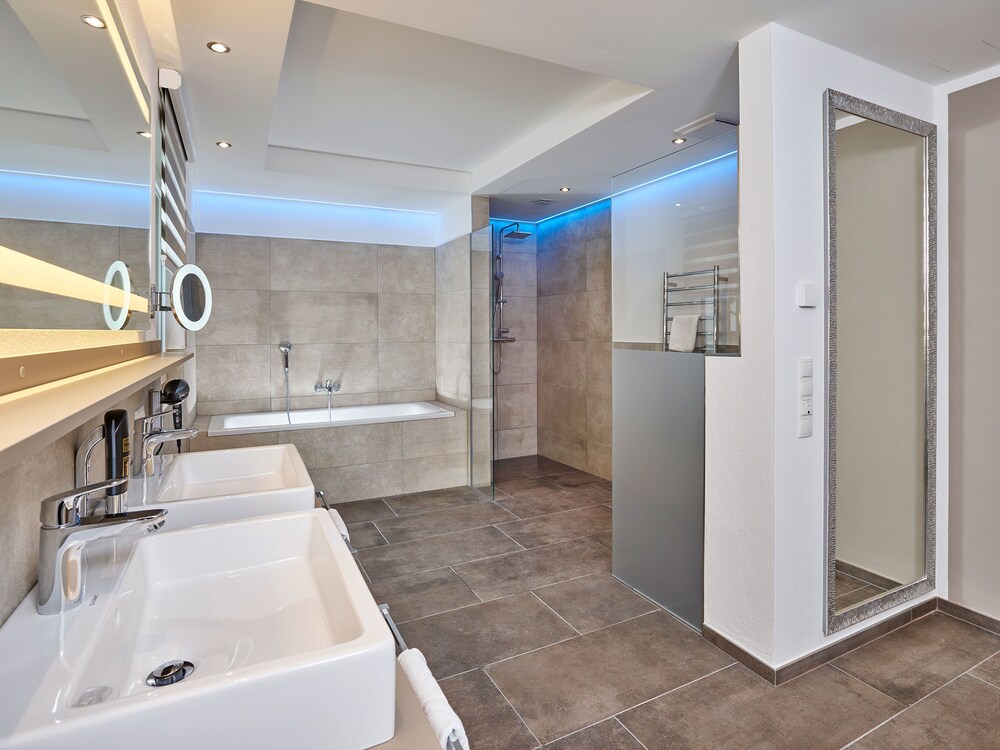 Apartment, 3 Bedrooms, Garden Area (3-Living-excl. Cleaning Fee € 95) - Bathroom