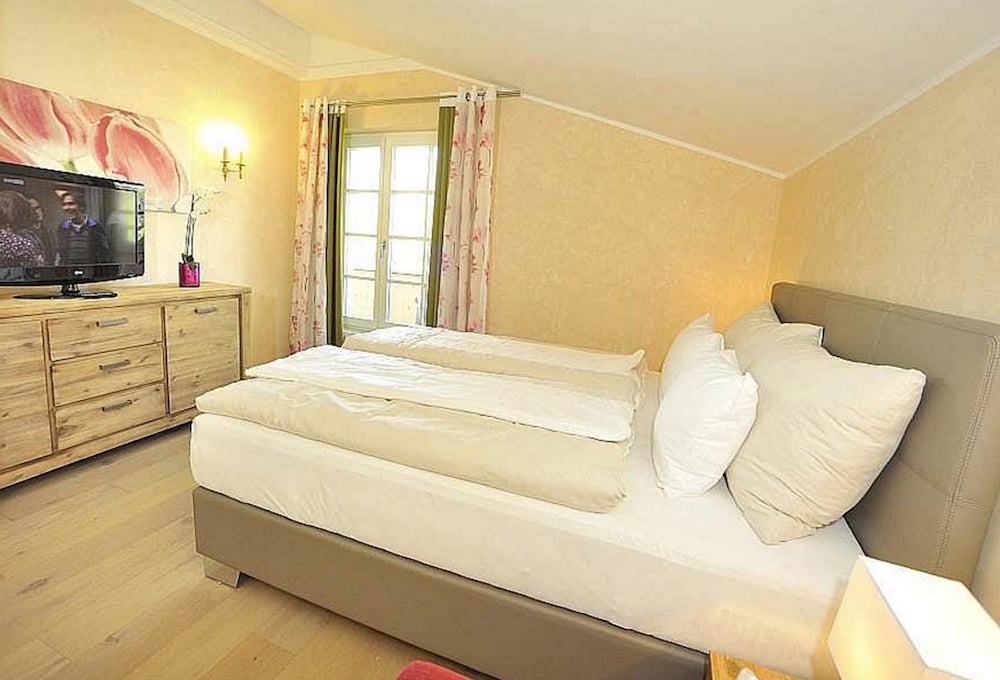 Apartment, 2 Bedrooms, Balcony, Mountain View (10-Viktoria-excl. Cleaning Fee € 75) - Guestroom