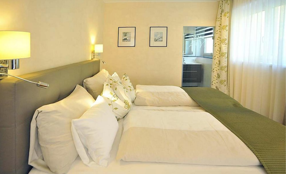 Apartment, 3 Bedrooms, Balcony, Mountain View (1-Viktoria-excl. Cleaning Fee € 95) - Guestroom
