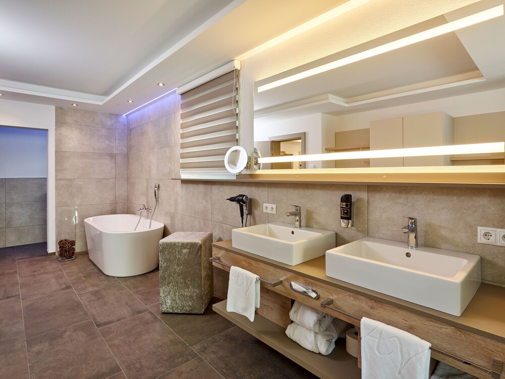 Superior Apartment, 1 Bedroom (5-Living-excl. Cleaning Fee € 65) - Bathroom