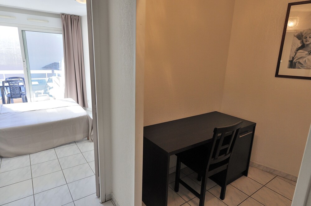 In-Room Business Center