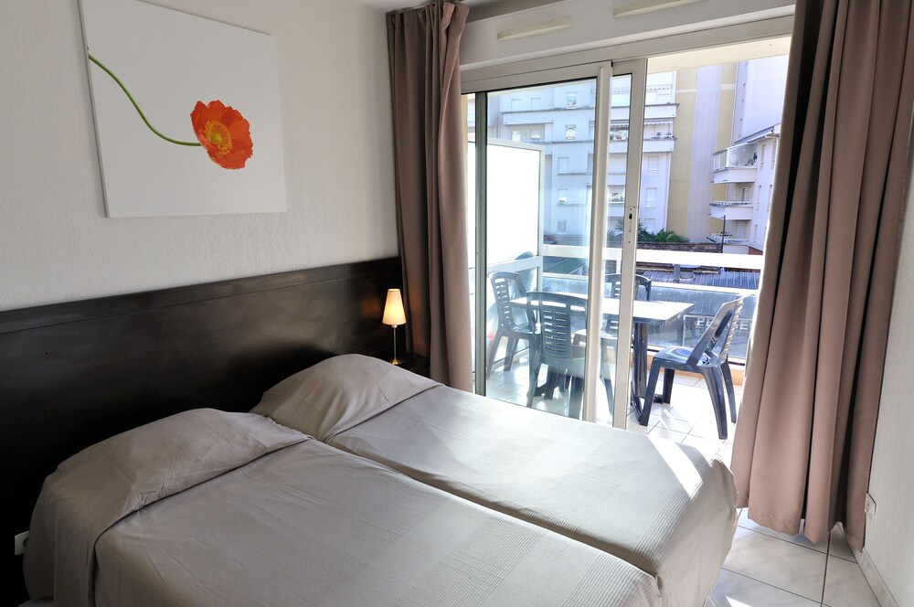 Studio 2 - Guestroom
