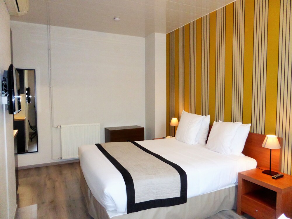 Double Standard Studio - Guestroom