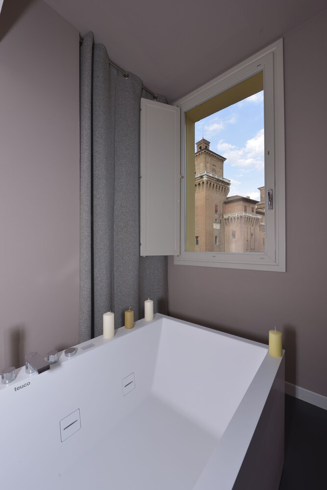 Jetted Tub