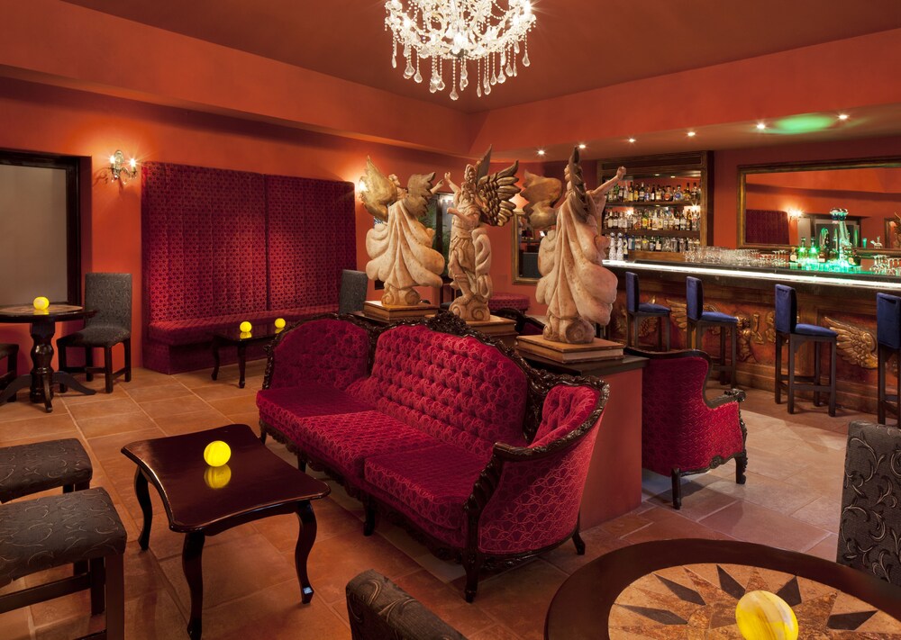 Hotel Lounge