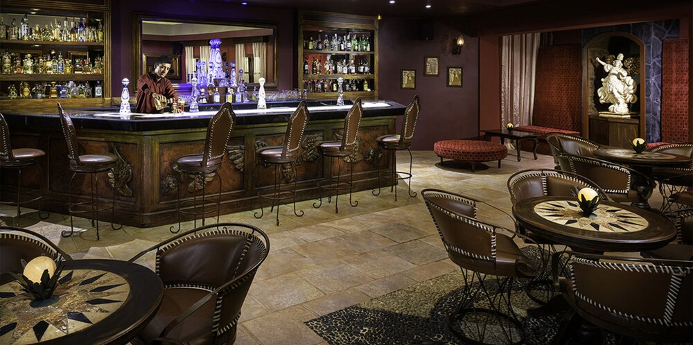 Hotel Lounge