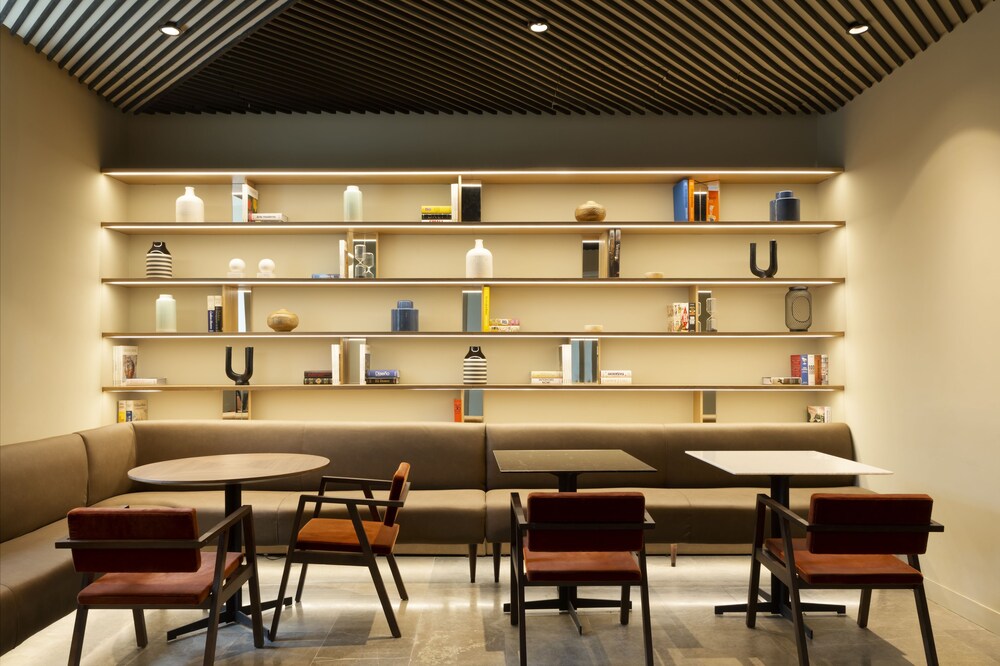 Hotel Bar