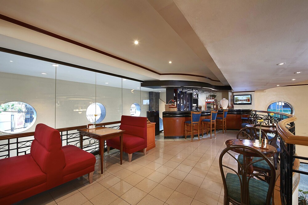Hotel Bar