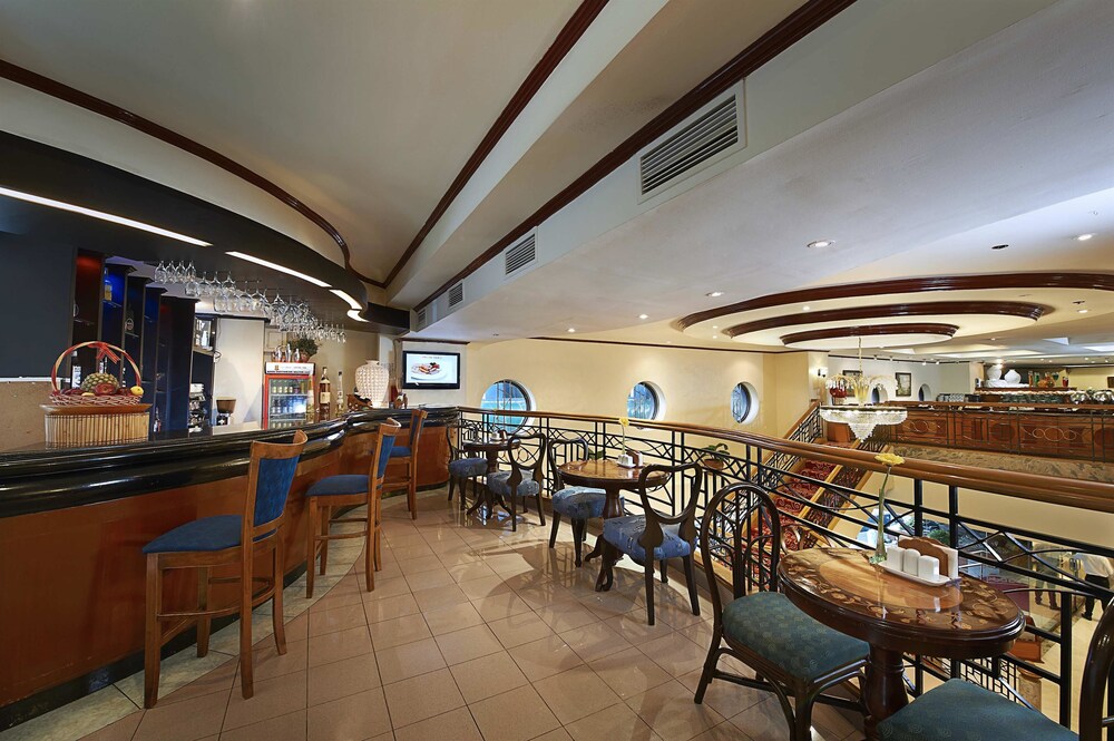 Hotel Bar