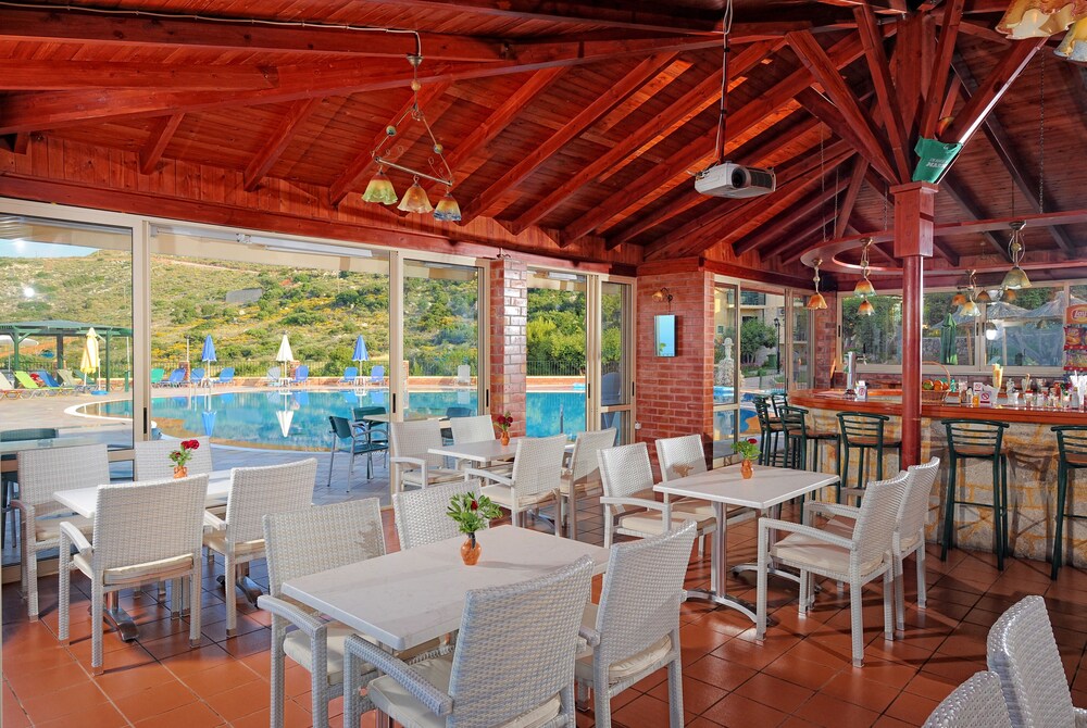 Poolside Bar