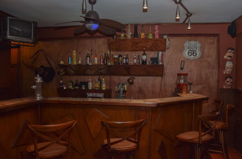 Hotel Bar
