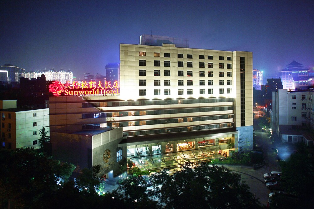 Hotel Front - Evening/Night