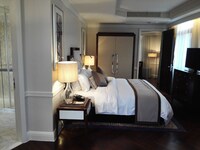 Ultra Sassy Double Suite