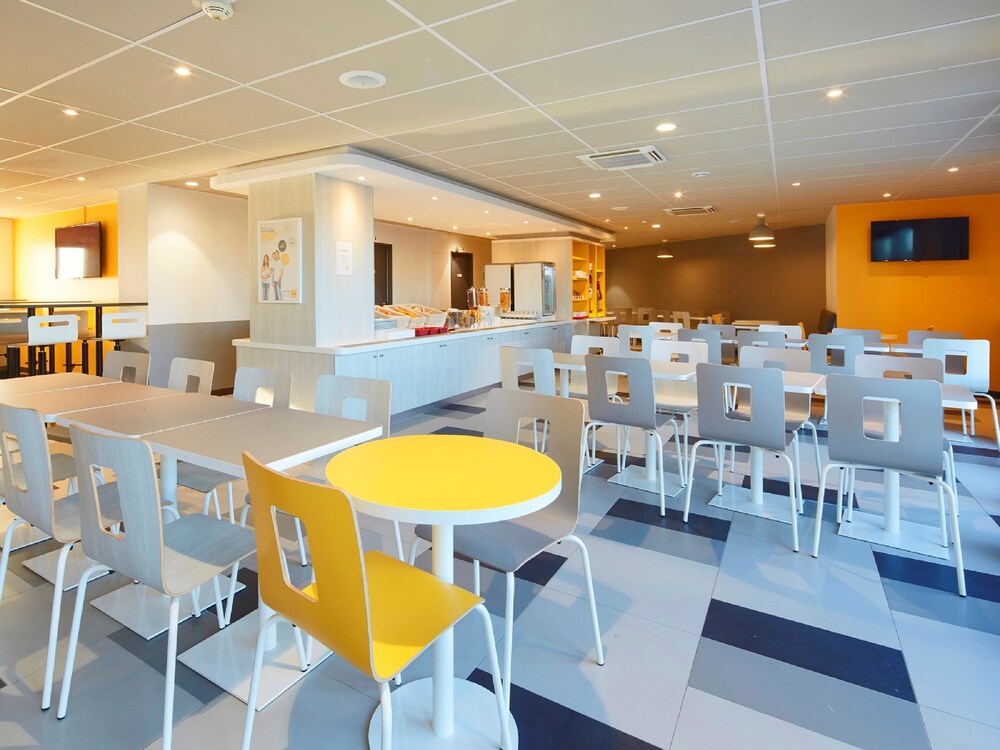 Breakfast area, Premiere Classe Marne La Vallée - Bussy Saint Georges