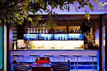 Hotel Bar