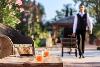 Poolside Bar