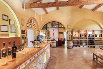 Hotel Bar