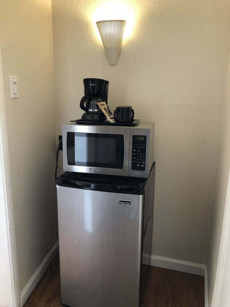 Mini-Refrigerator