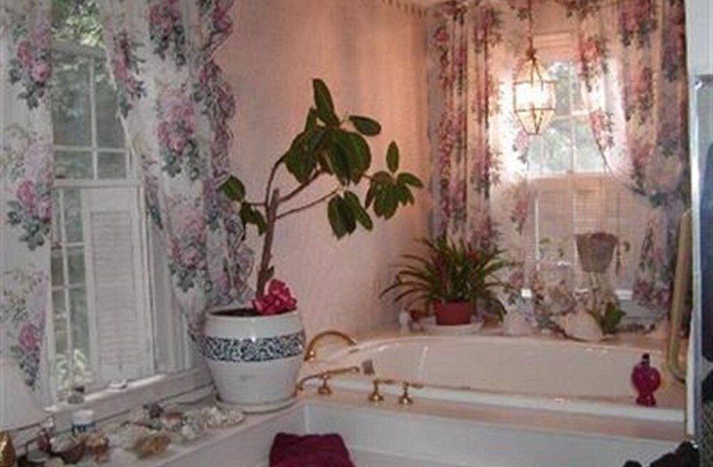 Jetted Tub