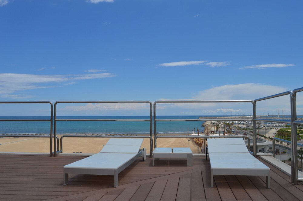 Sundeck