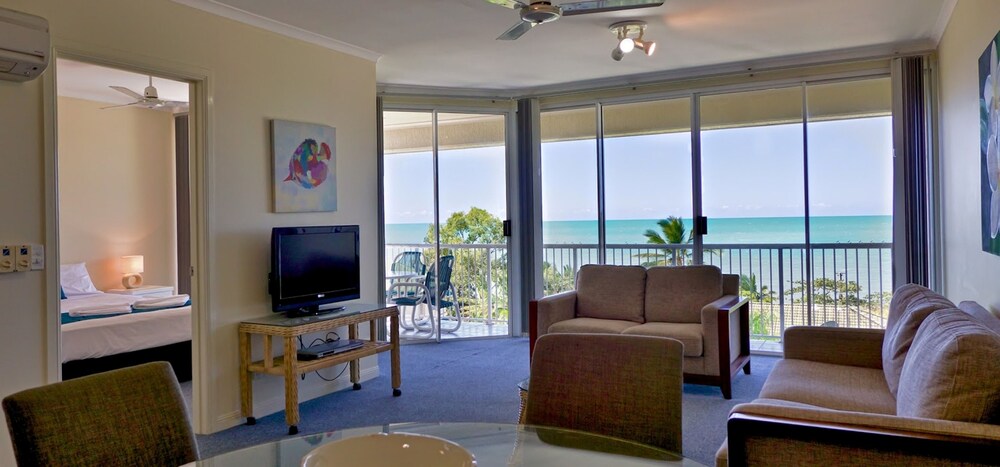 Standard Apartment, 2 Bedrooms, Ocean View - Guestroom