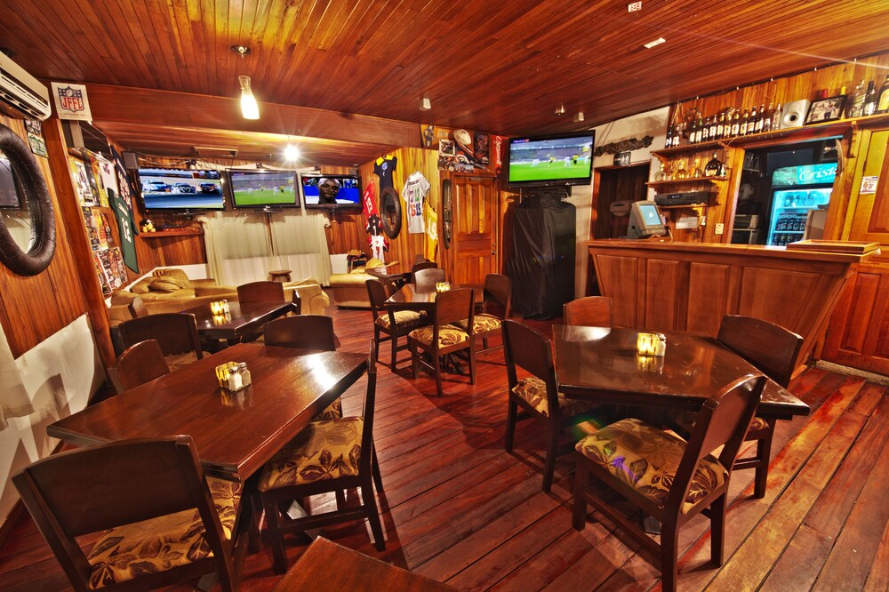 Hotel Bar
